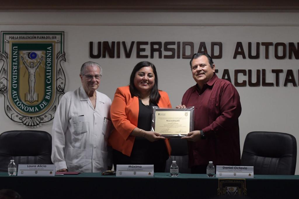 Obtiene Licenciatura En Derecho Tijuana Uabc Reacreditaci N Por